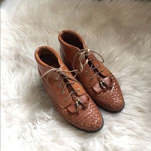 Vintage Ariat ankle booties!